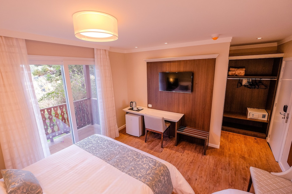 HOTEL JARDINS DA COLINA 40/76