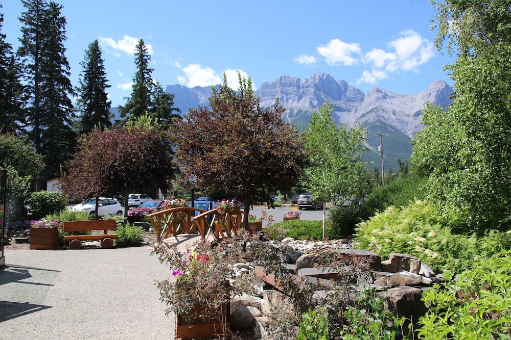 Coast Canmore Hotel Conference Centre 46/49