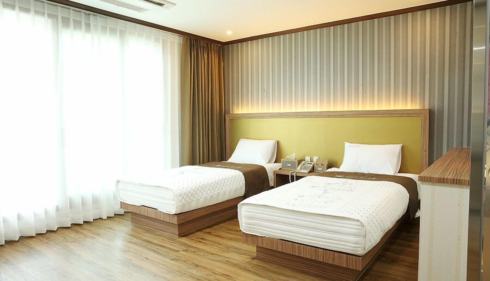 STANDARD, TWIN BEDS