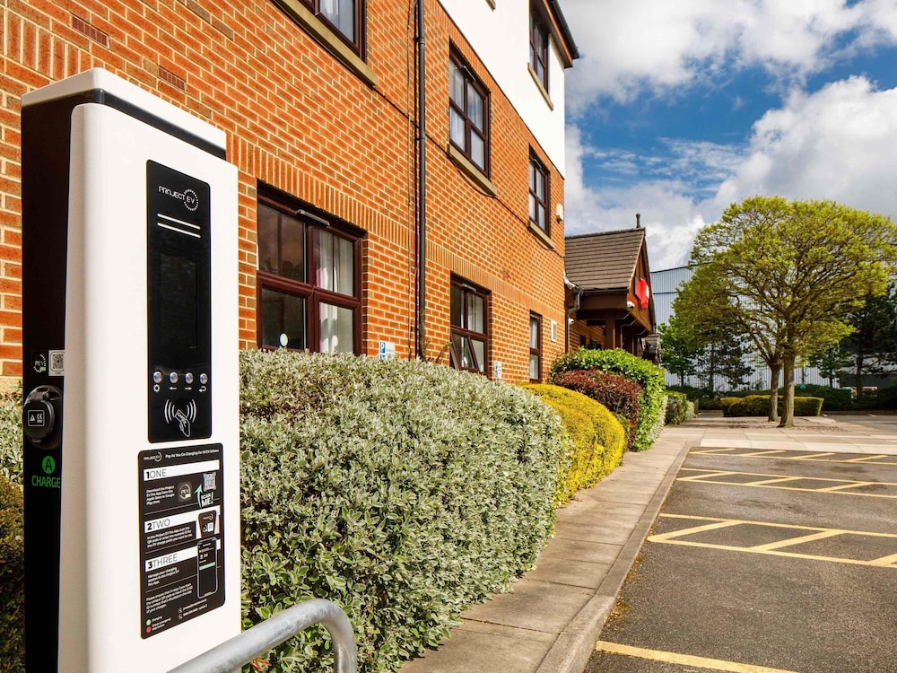 ibis Wakefield East Castleford 37/45