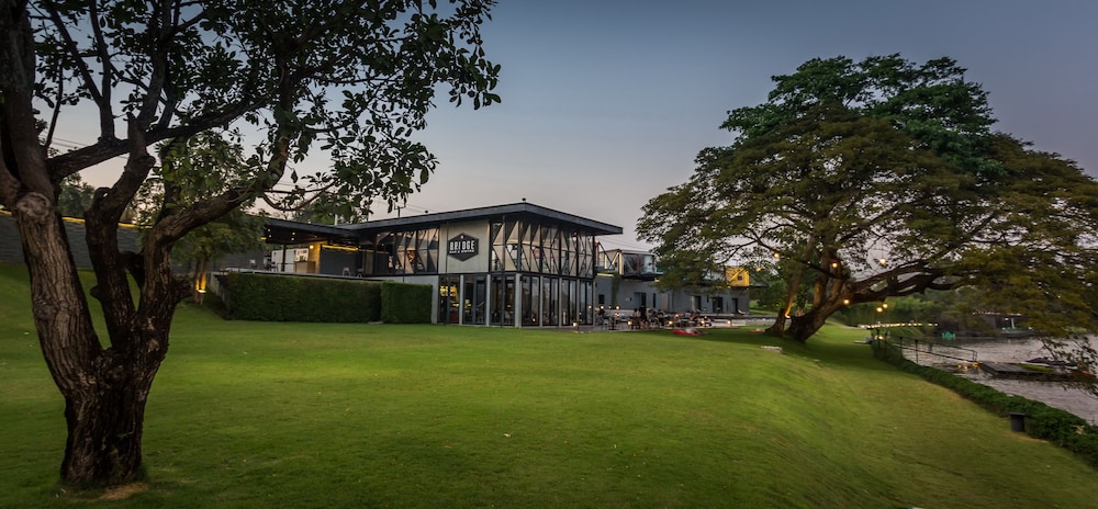 The Xcape River Kwai 46/50