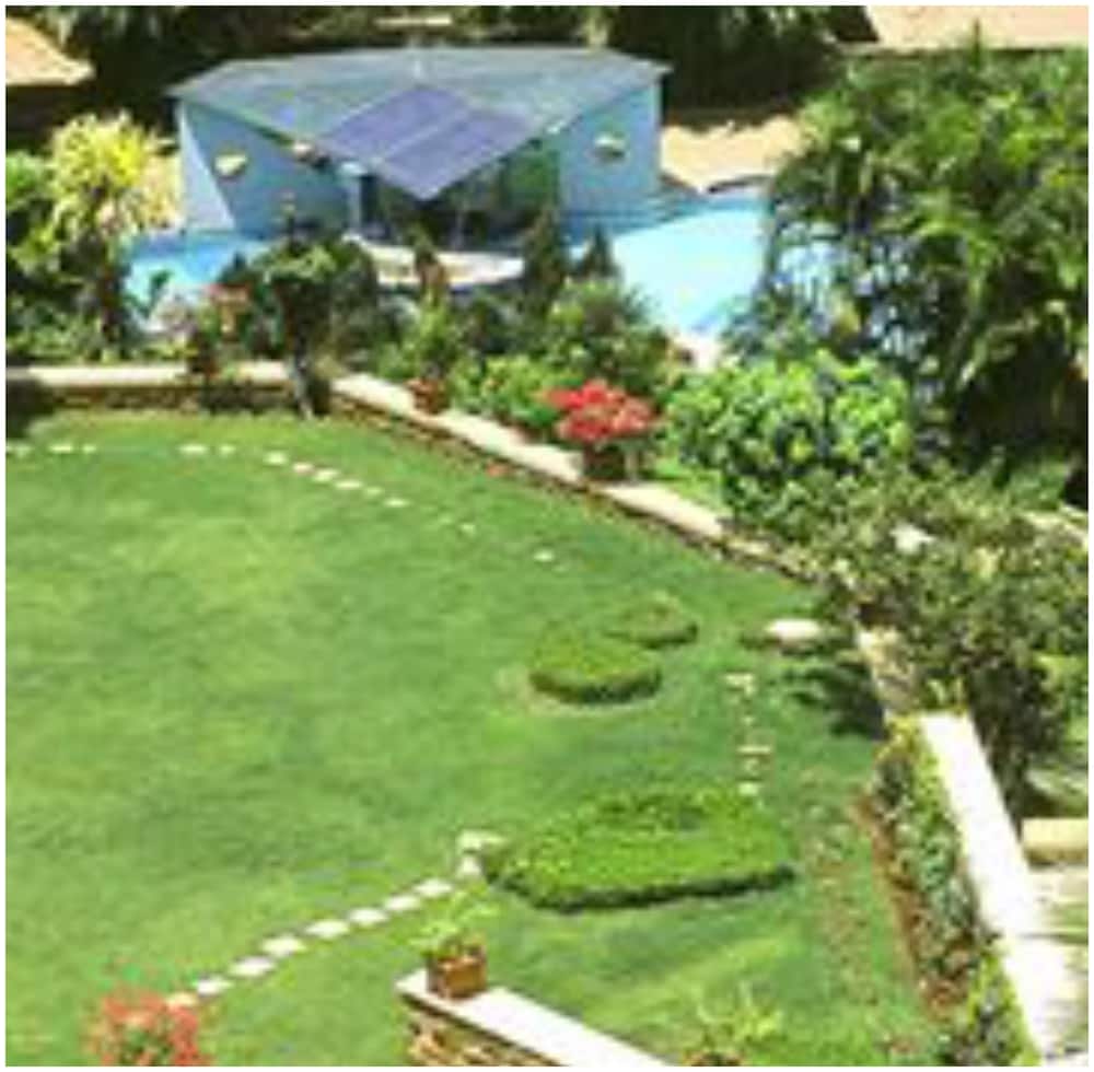 Fariyas Resort Lonavla 74/77