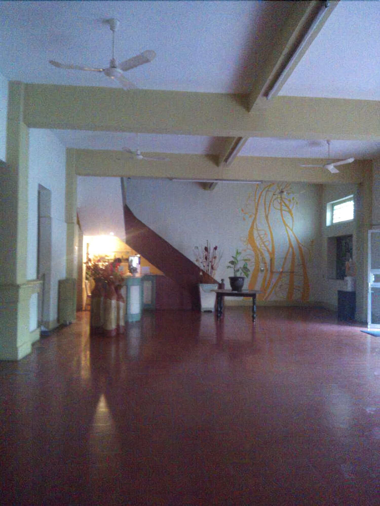Morales Inn 2/31