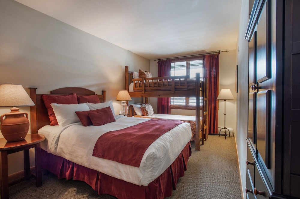 Zephyr Mountain Lodge 18/50