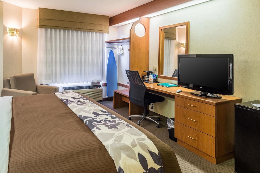 Sleep Inn & Suites Bay View Acme - Traverse City 51/68
