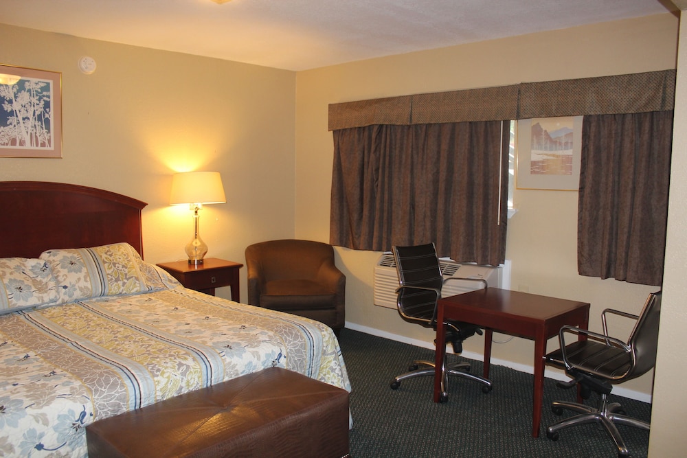 Ranch House Inn and Suites 9/28