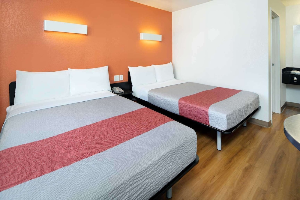 Motel6 Arcadia, CA - Los Angeles - Pasadena Area 11/40