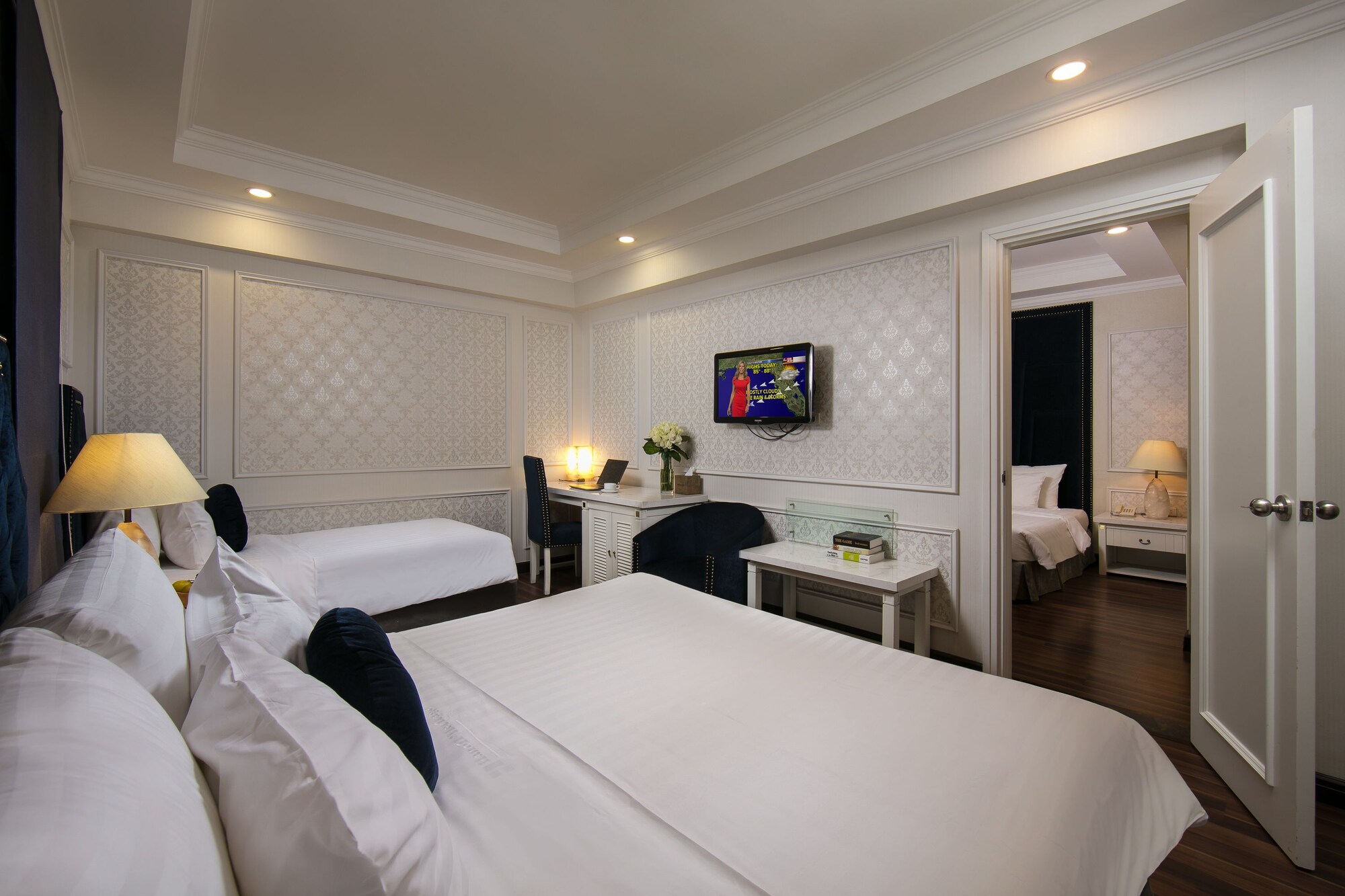 2 BEDROOMS, CONNECTING, FAMILY