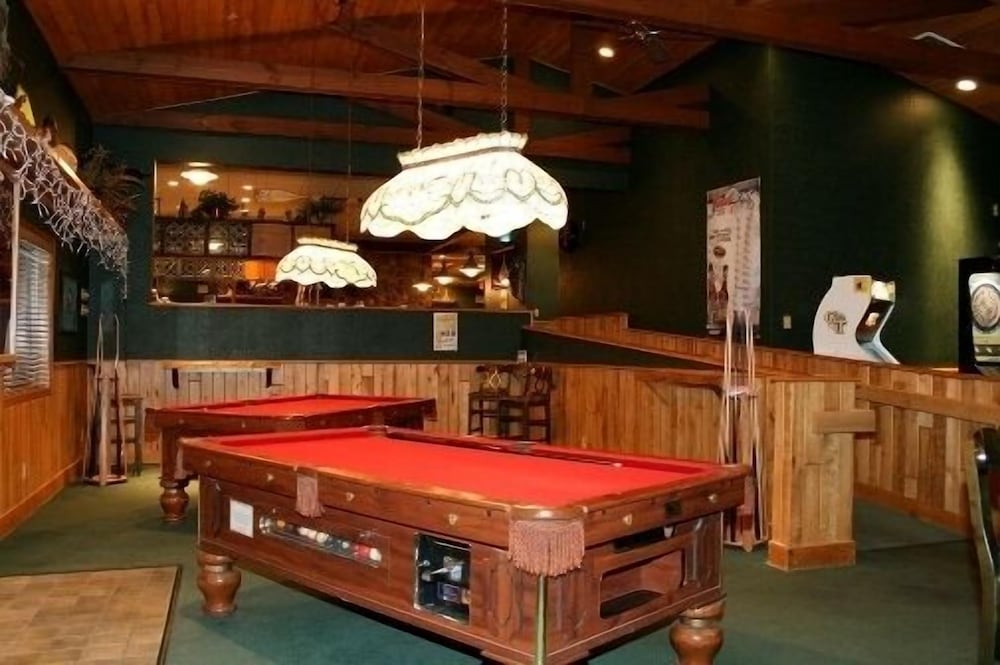 Flat Creek Inn And Suites 4/34