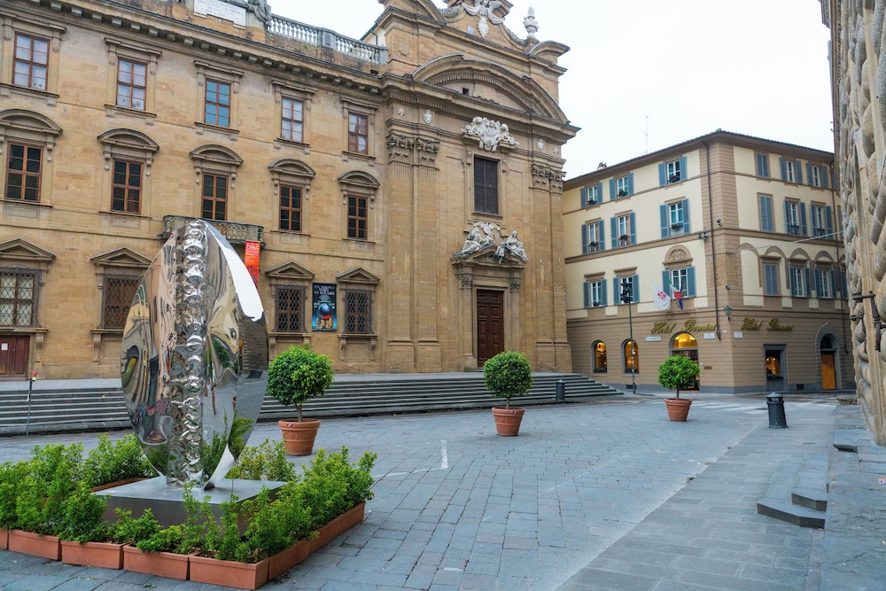 Bernini Palace Hotel 71/77
