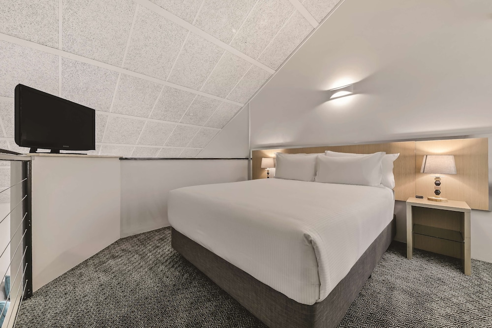 Loft, Apartment, Queen Bed, Sofa
