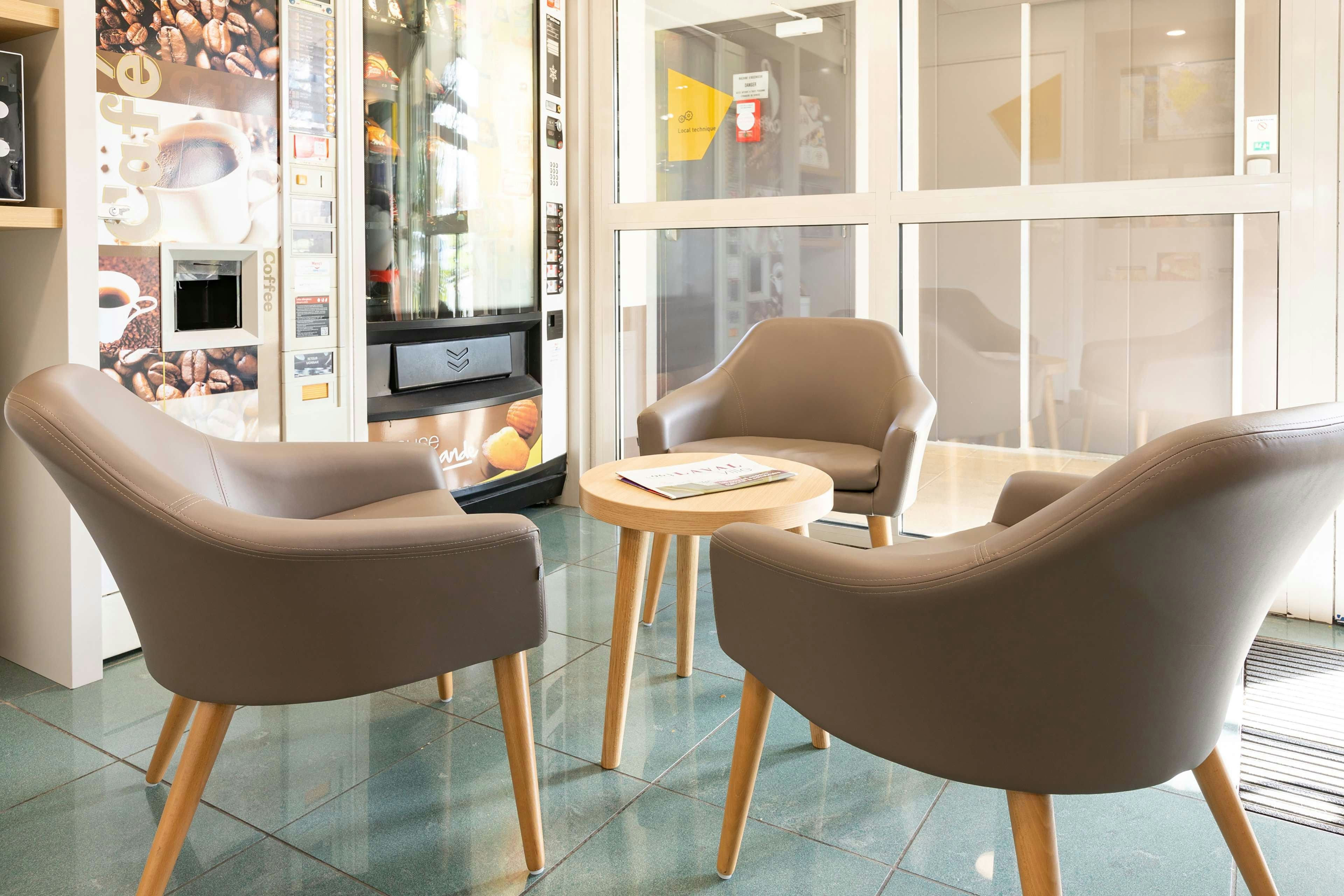 B&B Hotel Laval Change 23/30