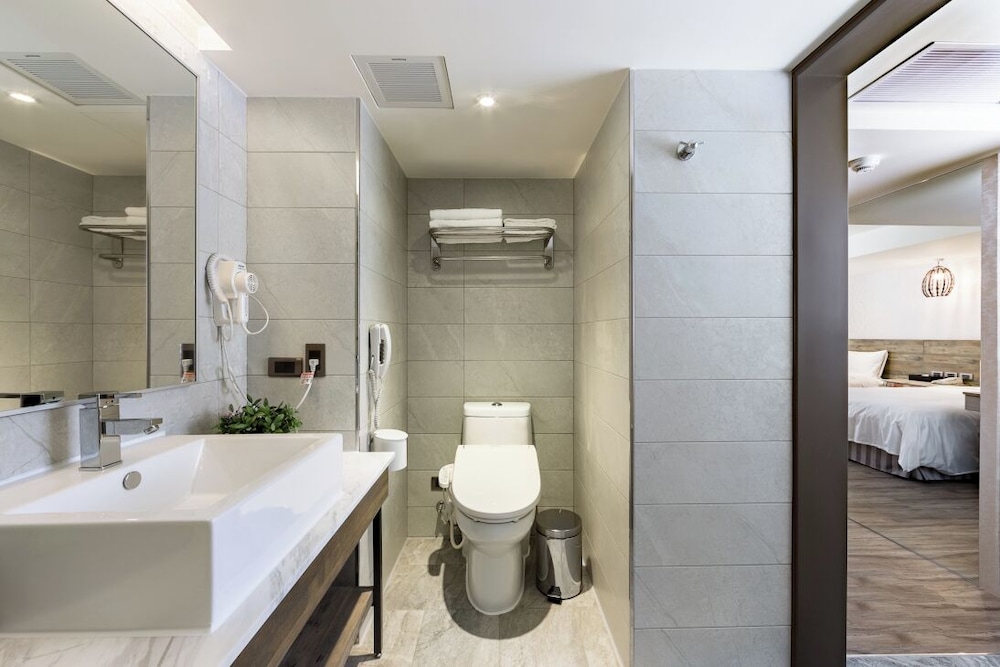 Lan Kwai Fong Garden Hotel 60/66