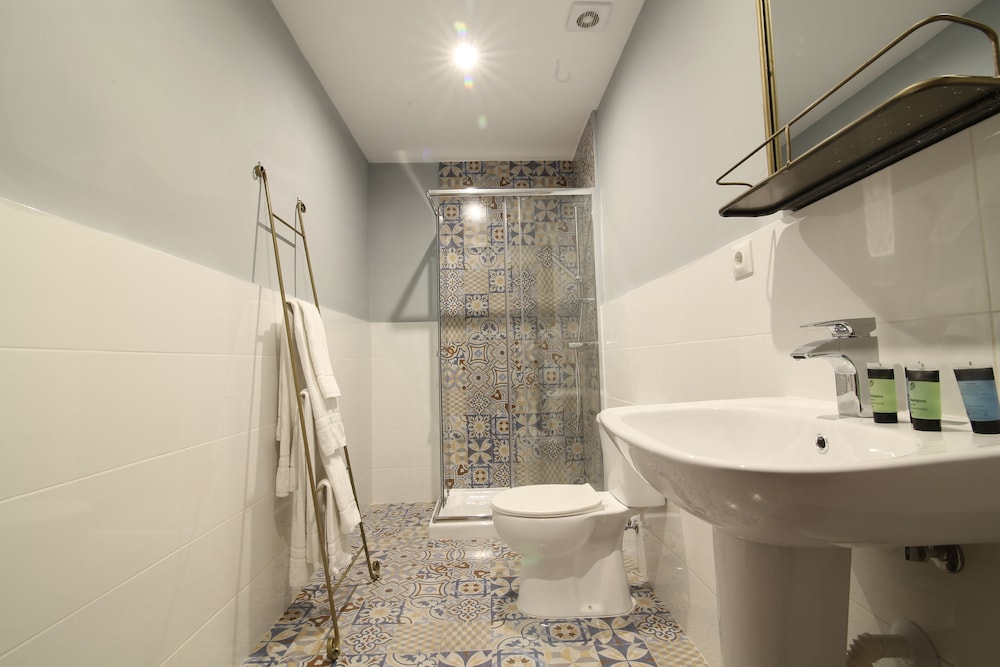ABRACADABRA SUITES 50/54