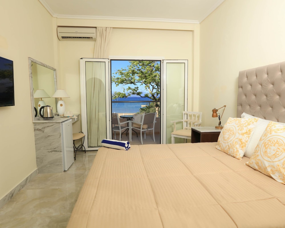 STANDARD, DOUBLE BED, SEA VIEW