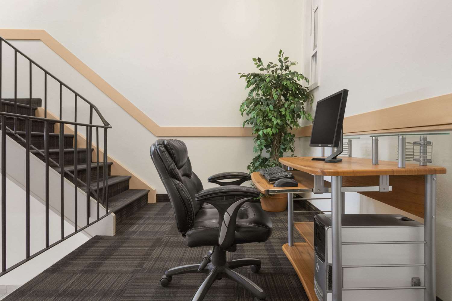 Travelodge by Wyndham Calgary South 27/63