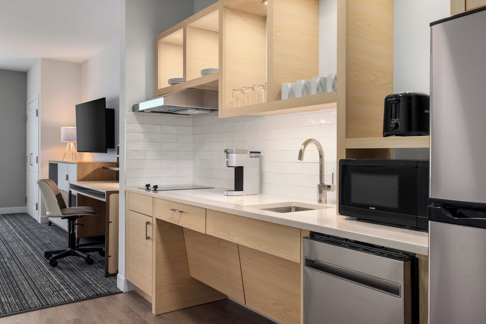 TownePlace Suites by Marriott Hickory 24/32