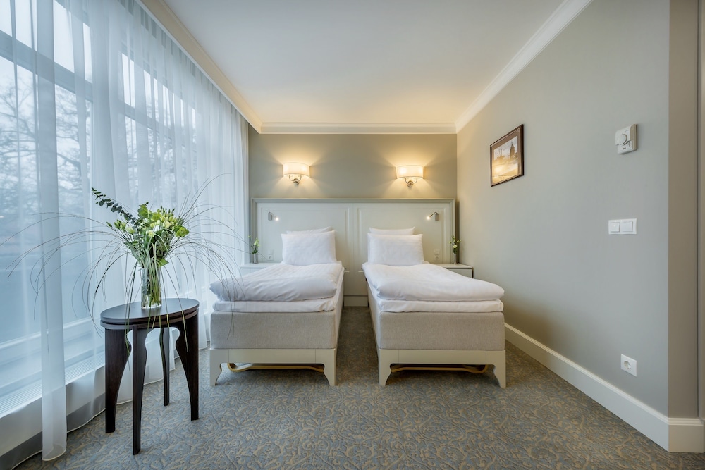 Ratonda Centrum Hotel 28/65