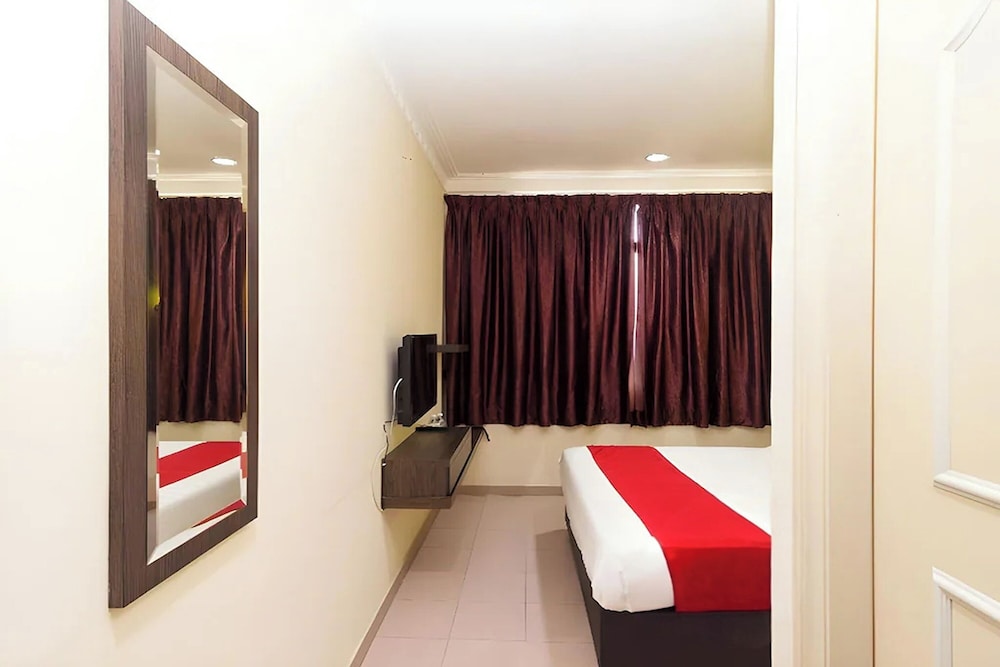 Hotel O T P Hotel 40/54