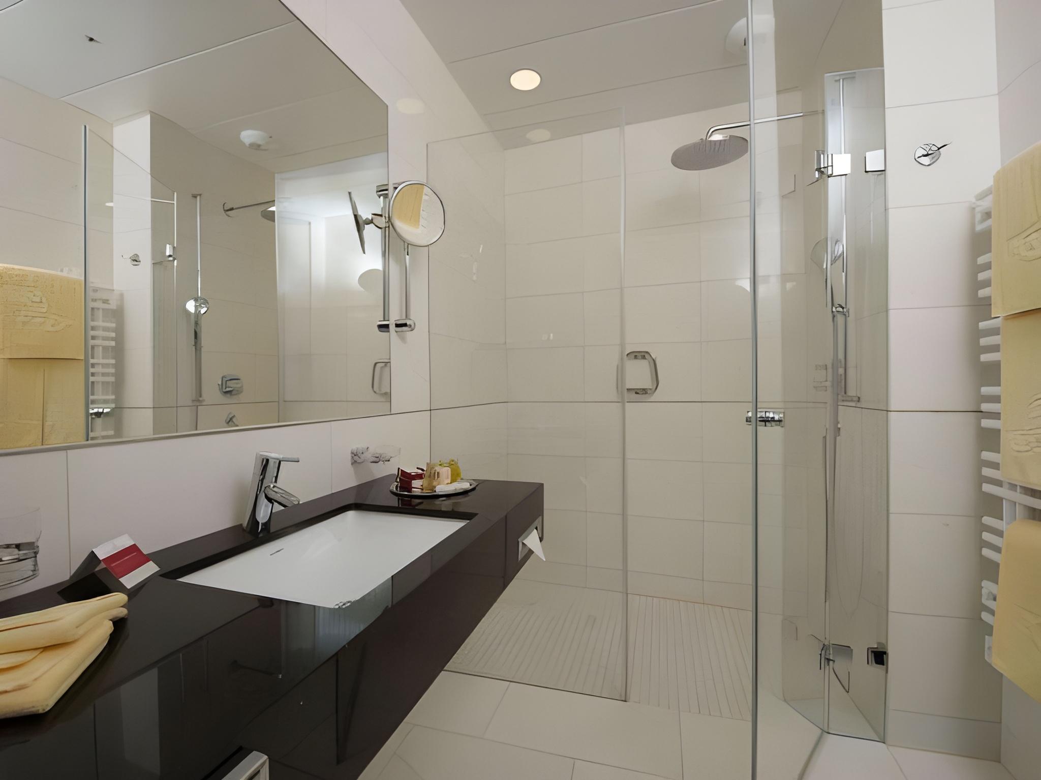 Smart, Twin Beds