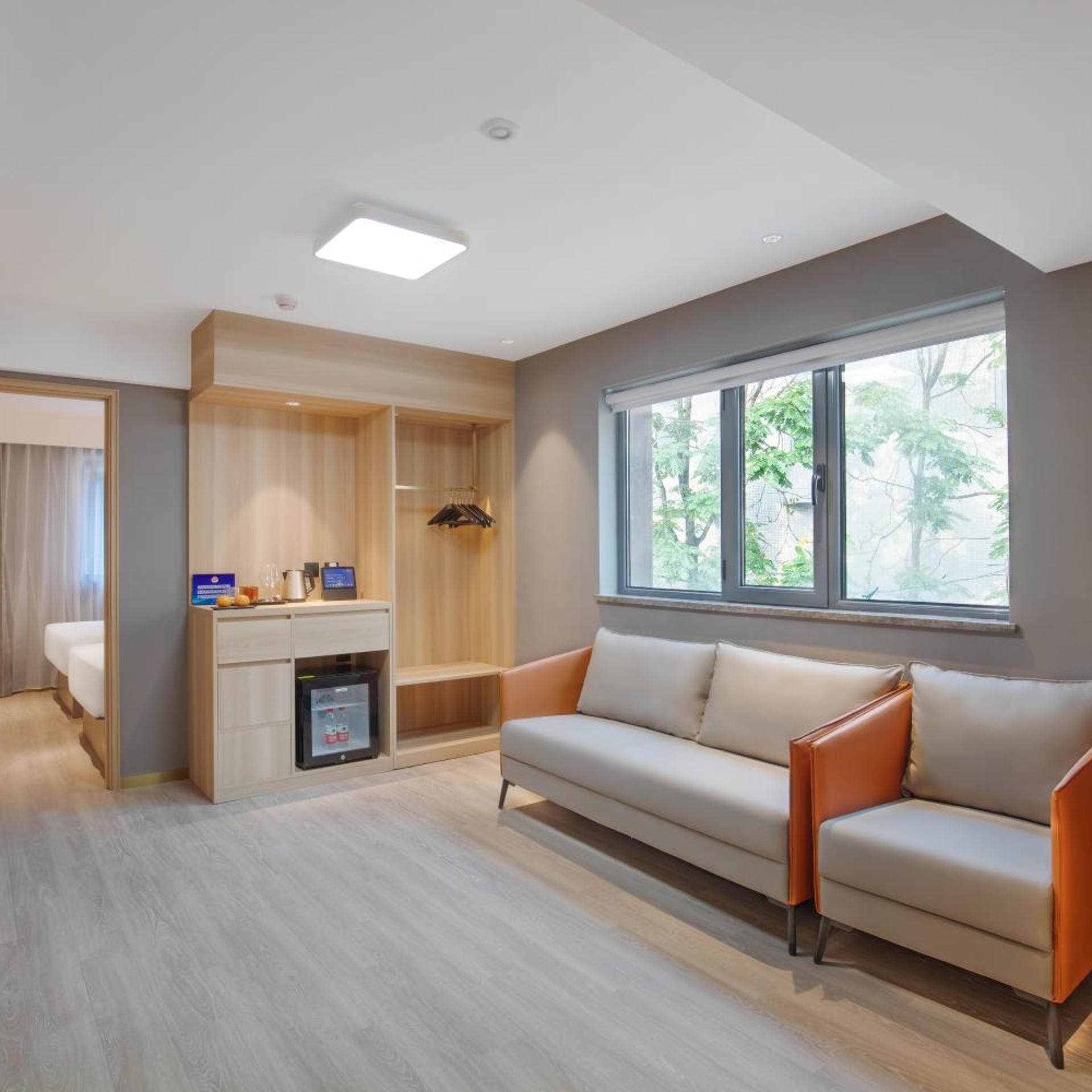 Orange Hotel (Beijing Yansha Liangma River) 35/50