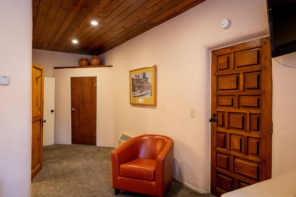 The Historic Taos Inn 67/80