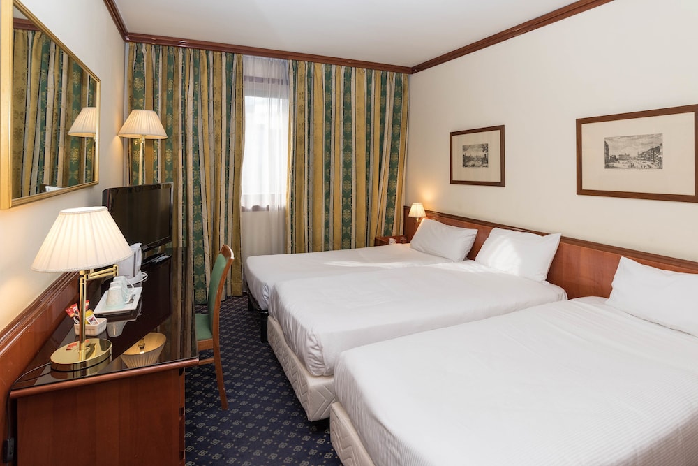 Shg Hotel Catullo 16/35