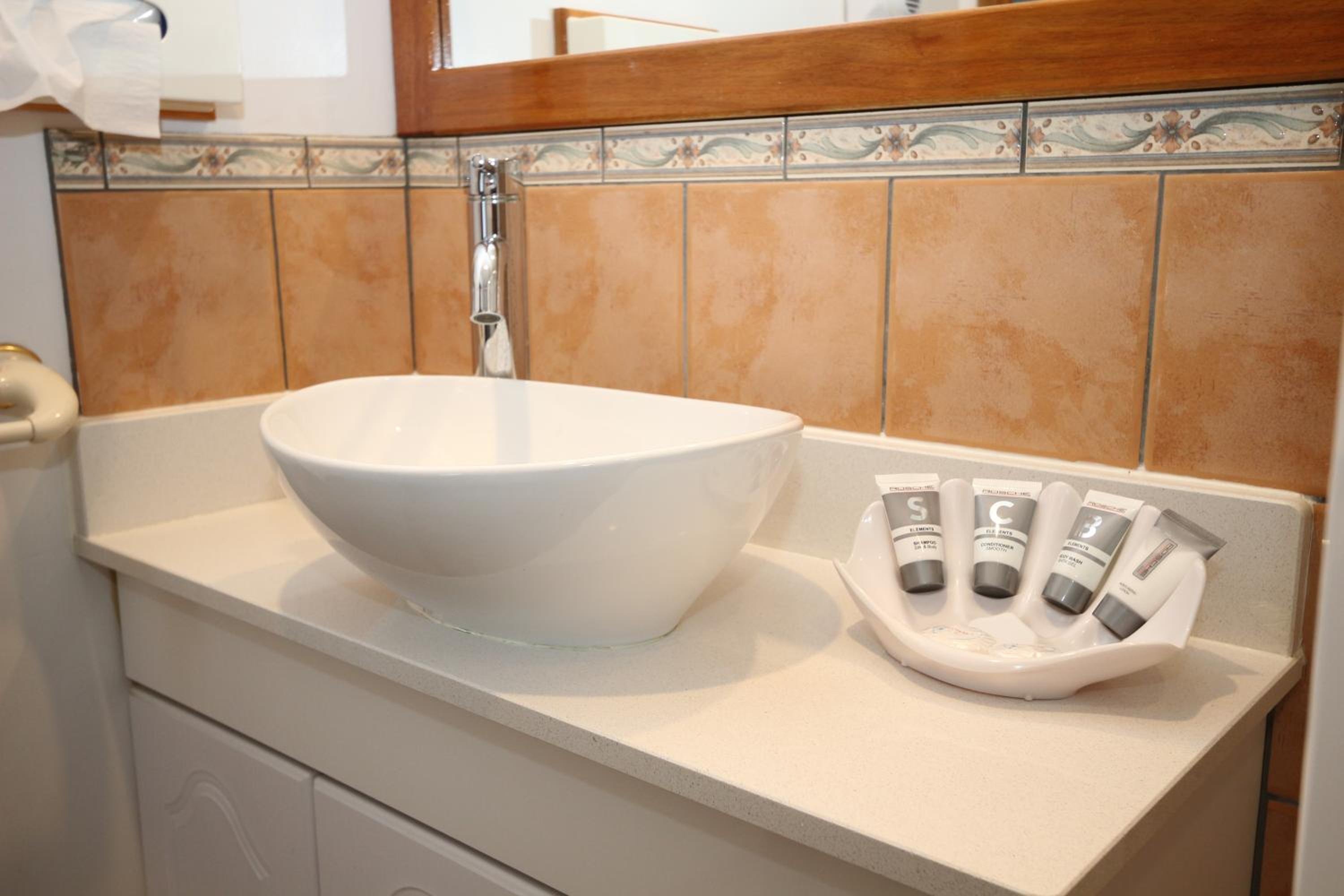 جناح بسرير مزدوج، Swansea Cottages & Motel Suites 6/6