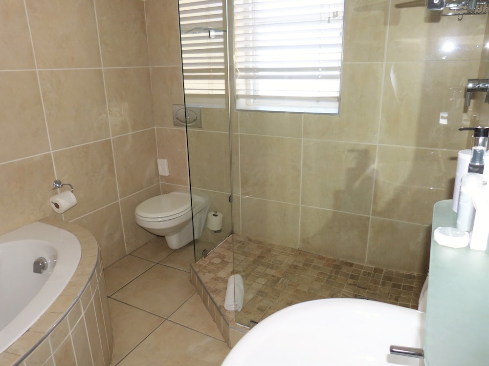 جناح فاخر بسرير كينج، The Hampton Exclusive Guest House 3/3
