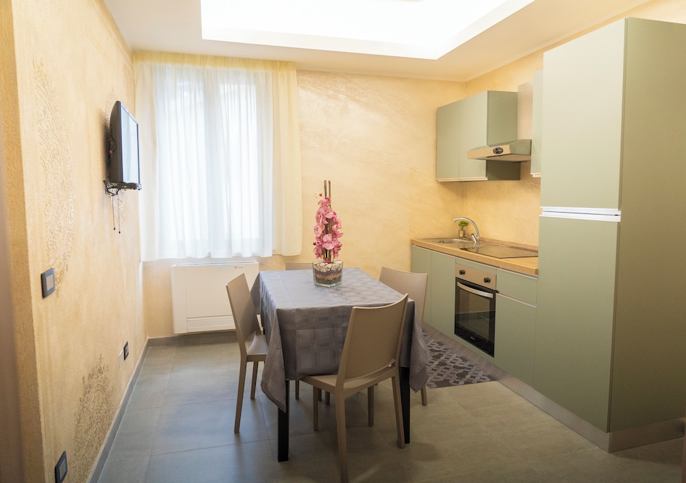 ALBERGO DELLA POSTA 45/53