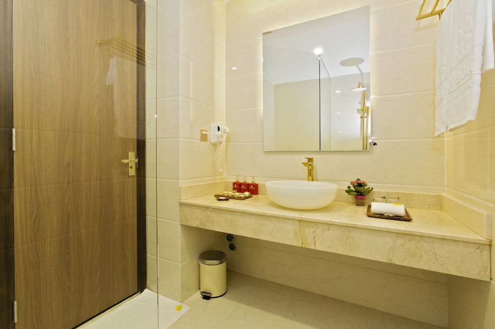 Ally Beach Boutique Hotel Hoian 50/50