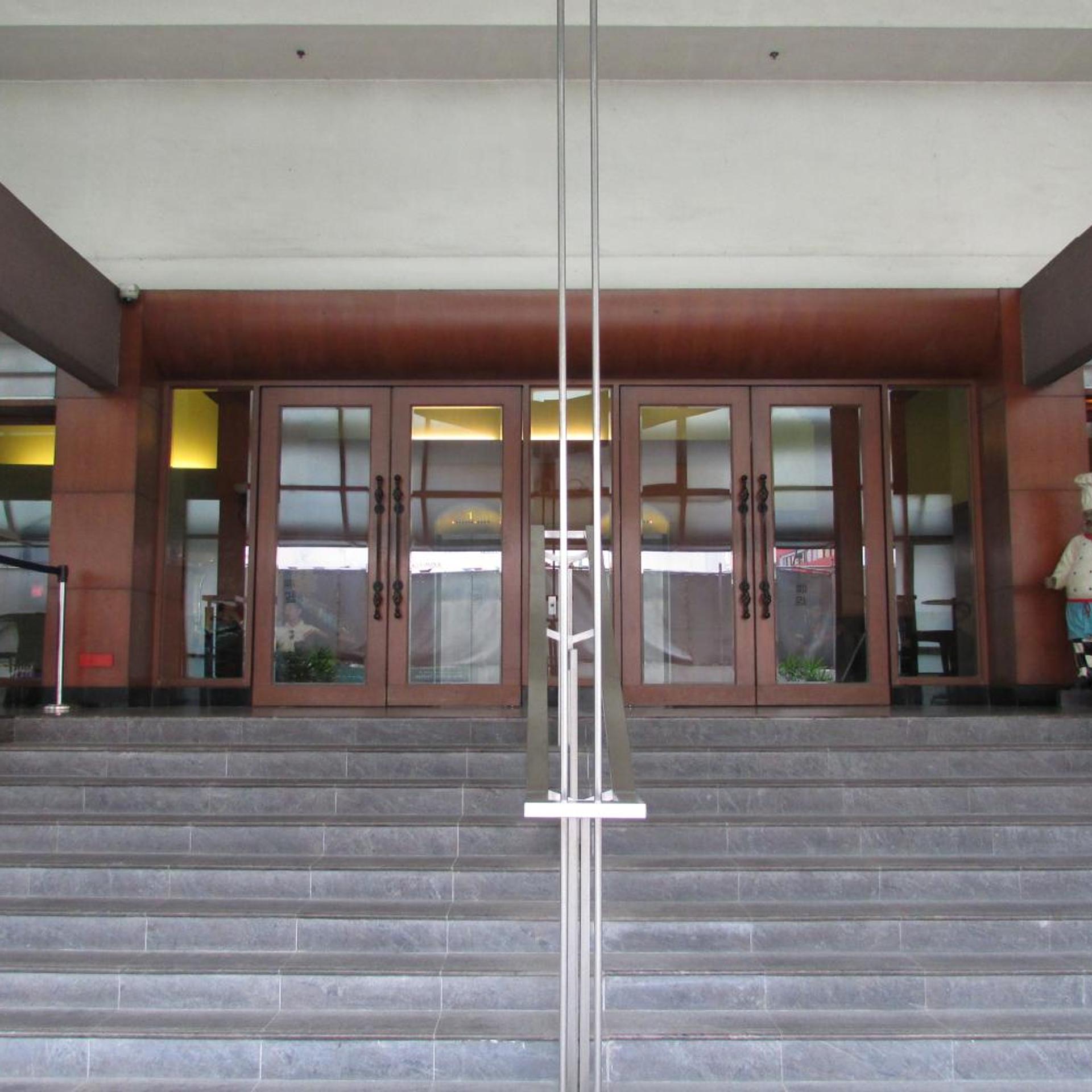 Strand Hotel 5/53