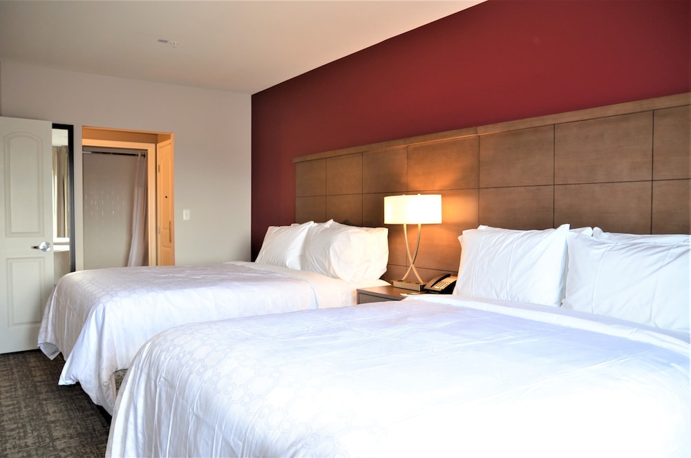Staybridge Suites Hillsboro South 23/76