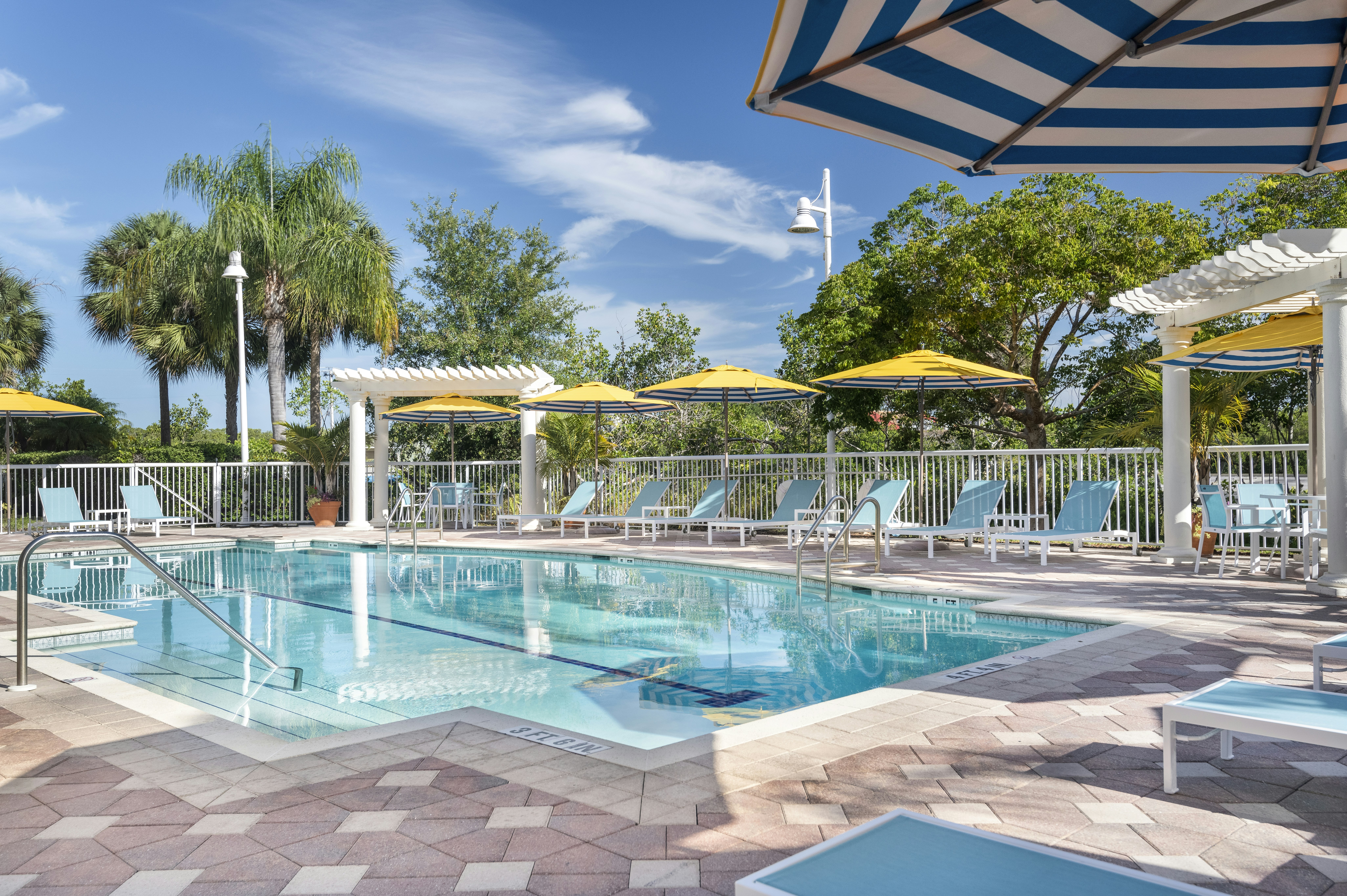 Doubletree Suites By Hilton Naples 67/67