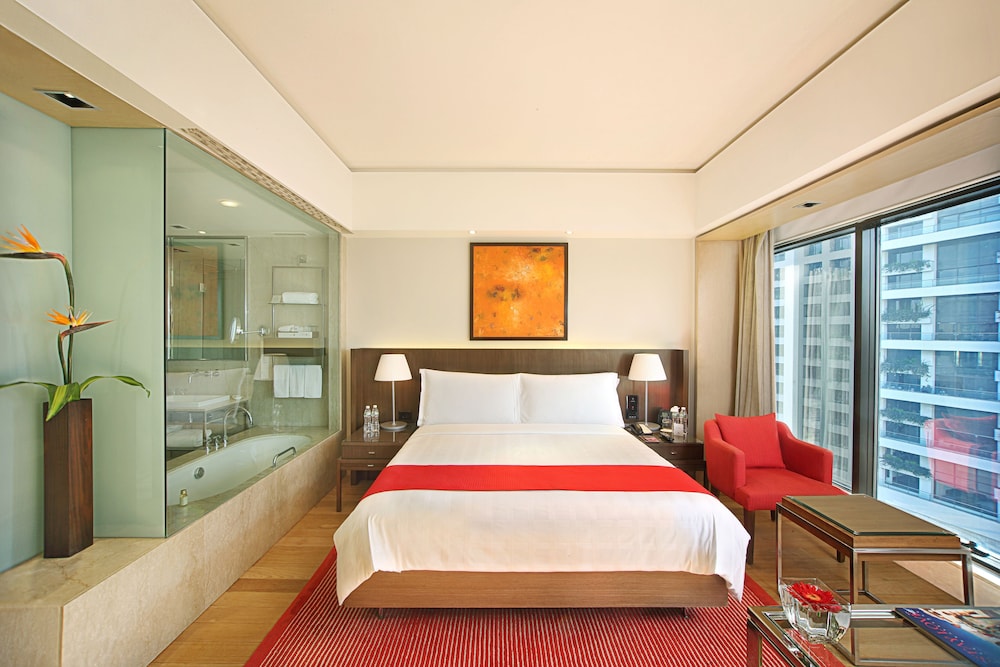 TRIDENT BANDRA KURLA 27/67
