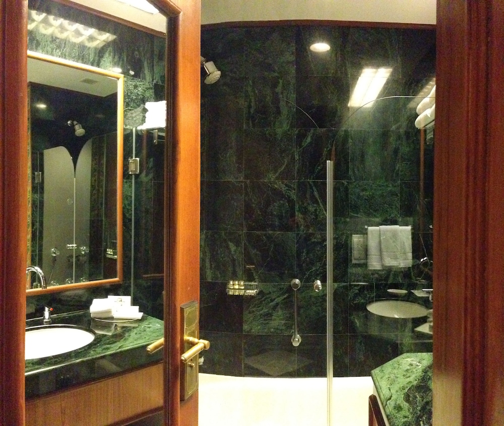 Trident, Jaipur 25/61