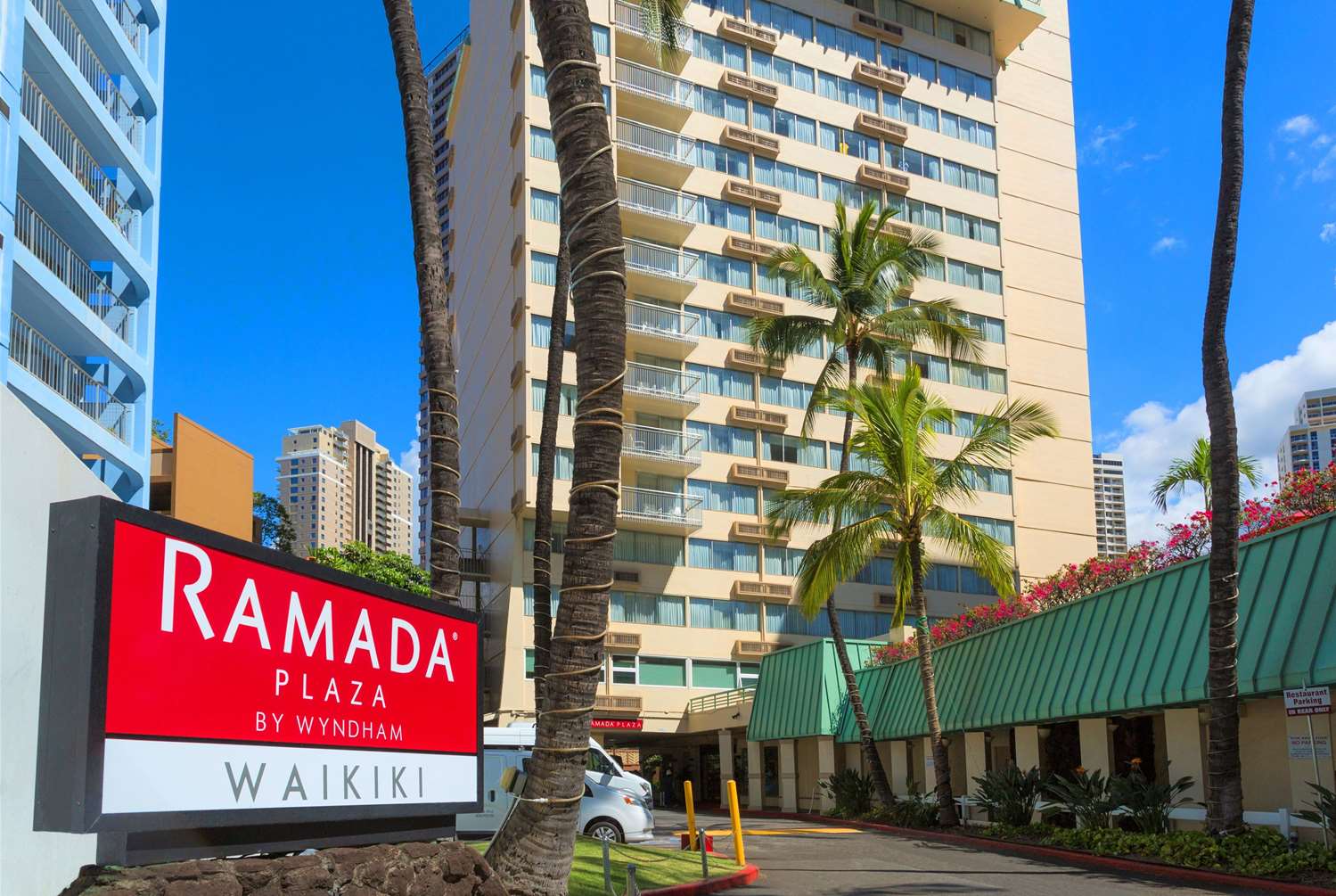 Ramada Plaza by Wyndham Waikiki 14/21