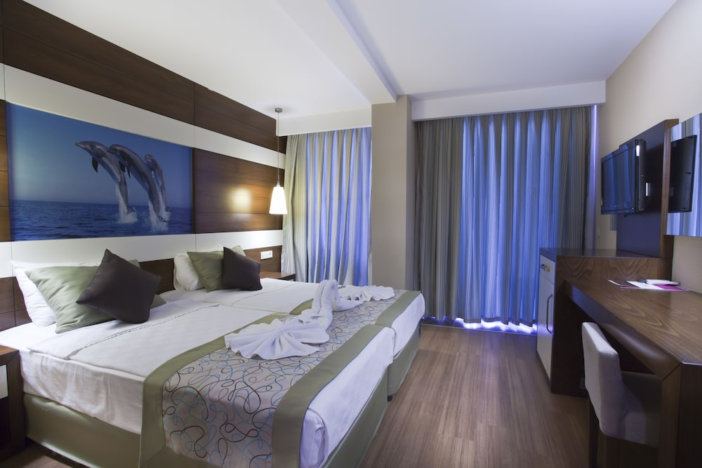 Adella Side Hotel 25/73
