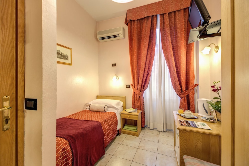 Hotel Espana Dependance 13/50