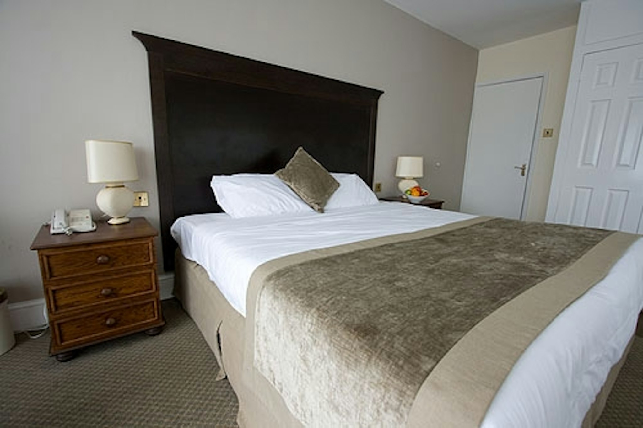 Warren Lodge Hotel 3/10