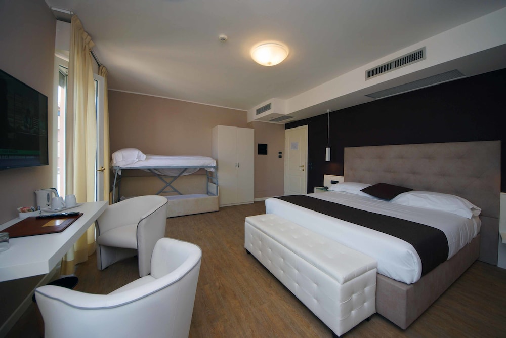 Hotel Clarin 14 By Dori 32/67