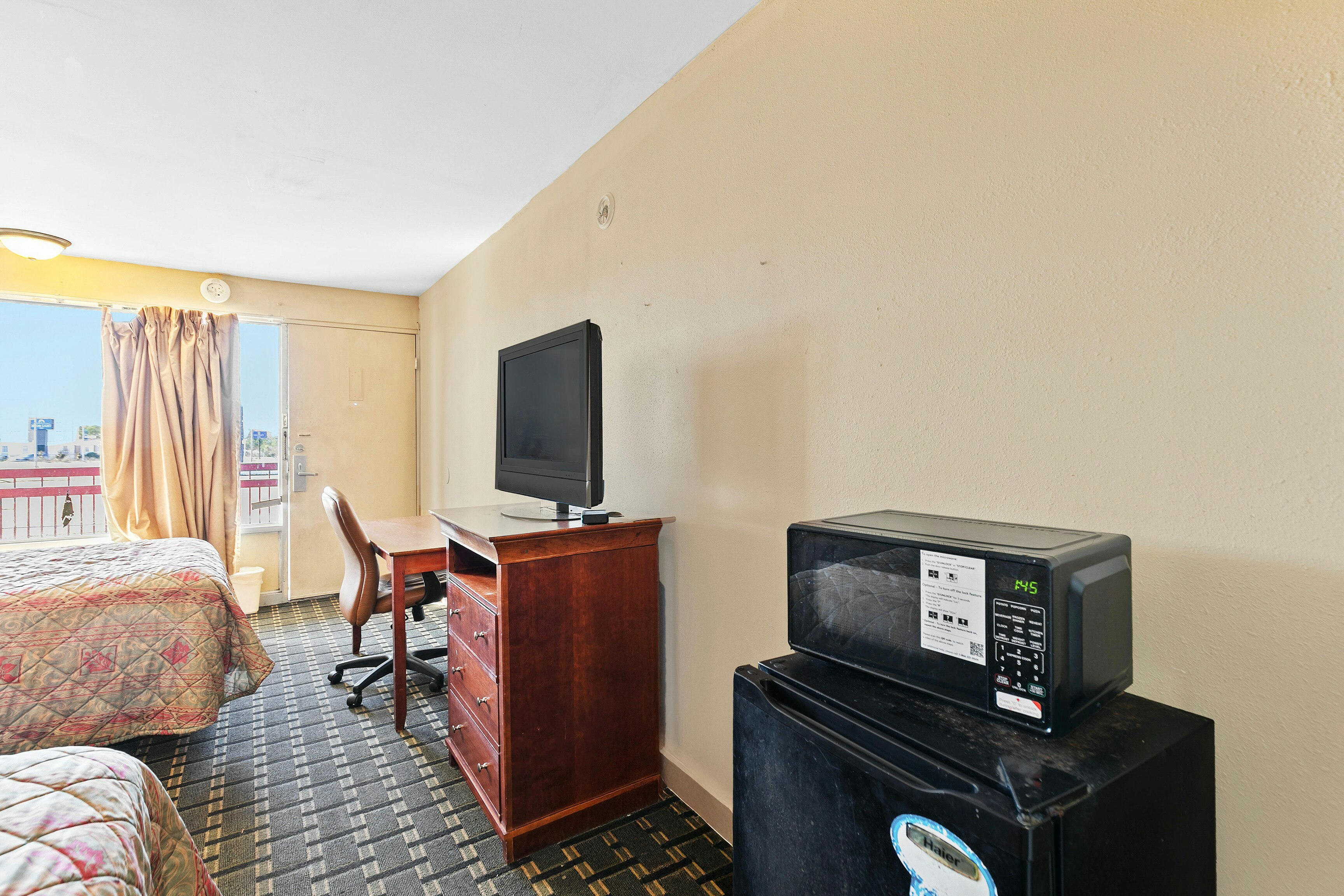 Luxury Inn By Hotel O Hattiesburg, MS 35/50
