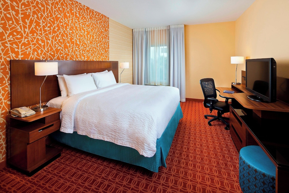 Suite, King Bed, Sofa