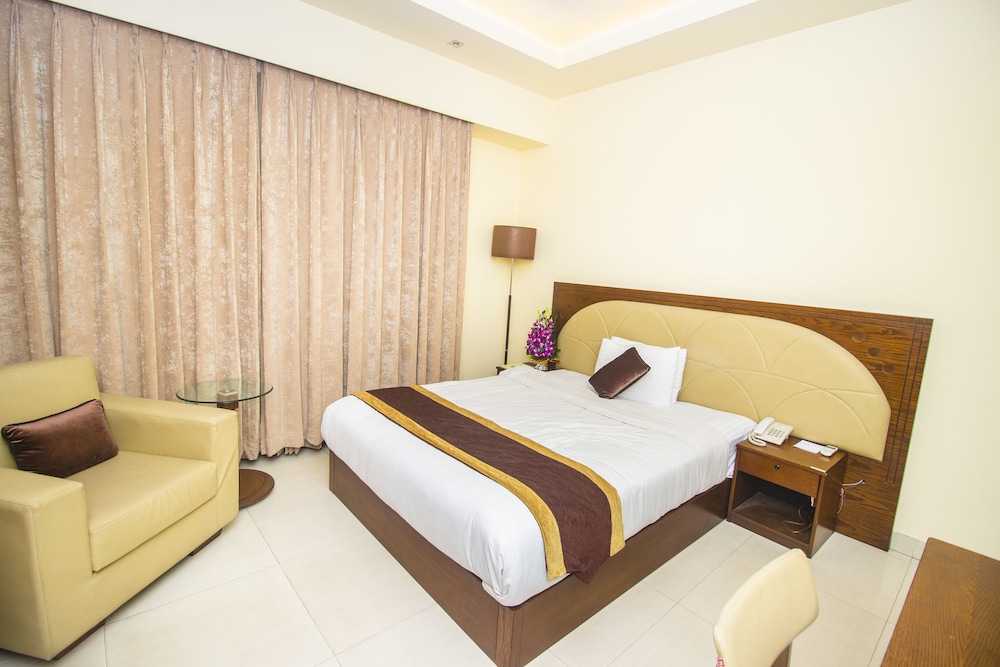 Unique Regency Hotel Dhaka 30/65