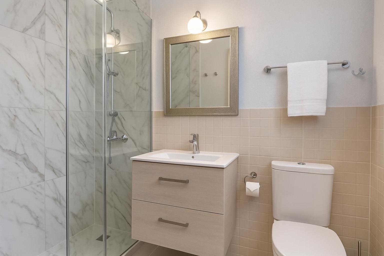 2 Bedrooms, Villa