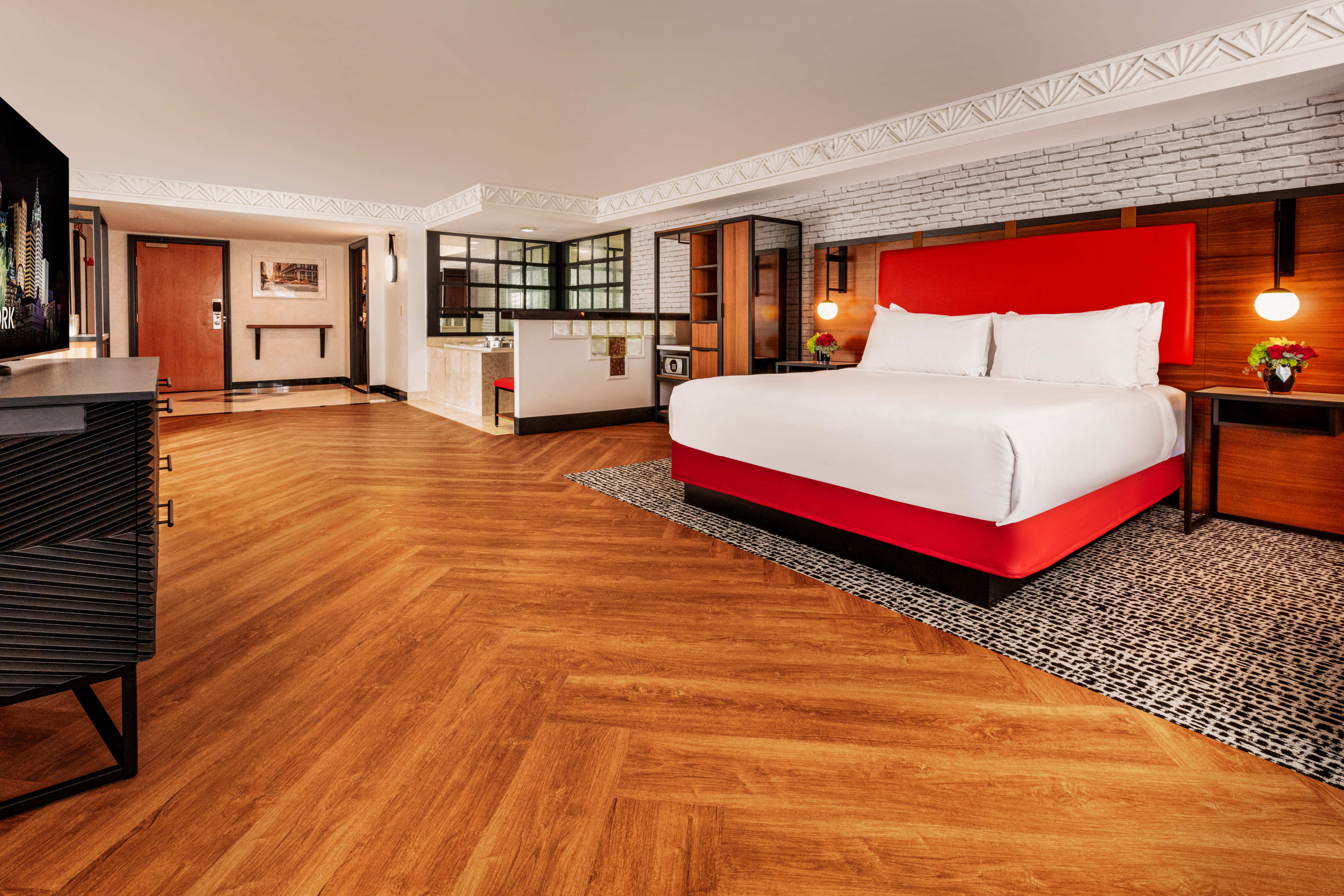 MARQUIS, SUITE