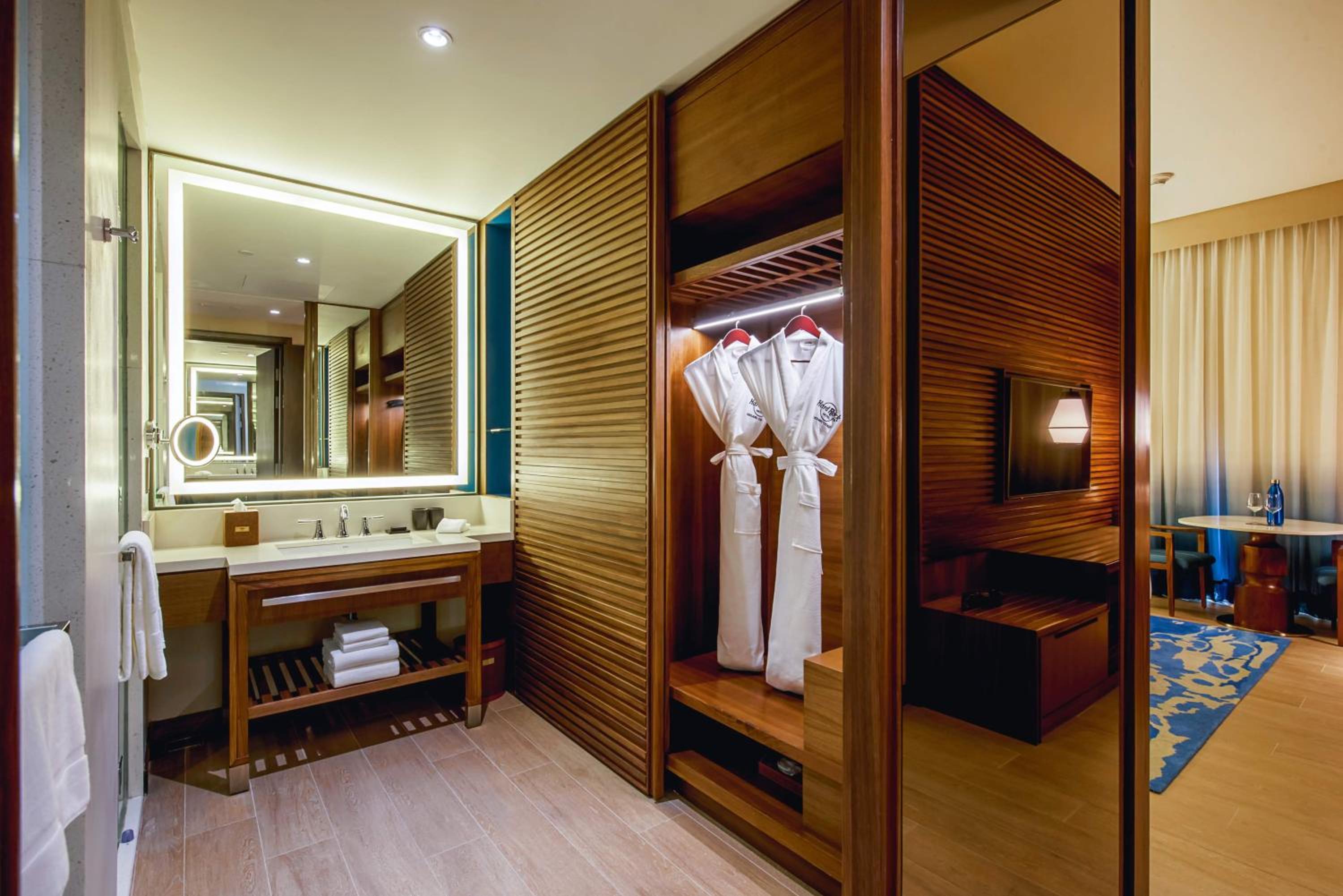 غرفة بسرير مزدوج أو سريرين منفصلين، Hard Rock Hotel Desaru Coast 8/8