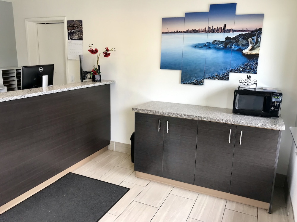 Sea-Tac Airport Value Inn 8/32