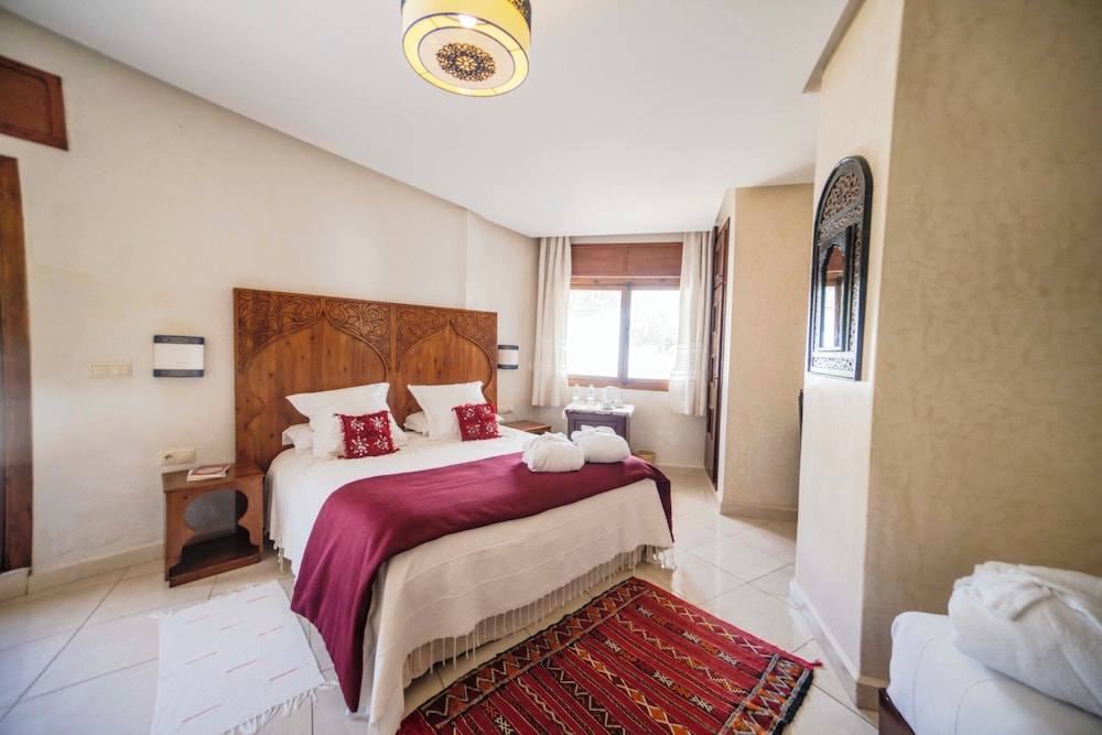 SUPERIOR, DOUBLE BED