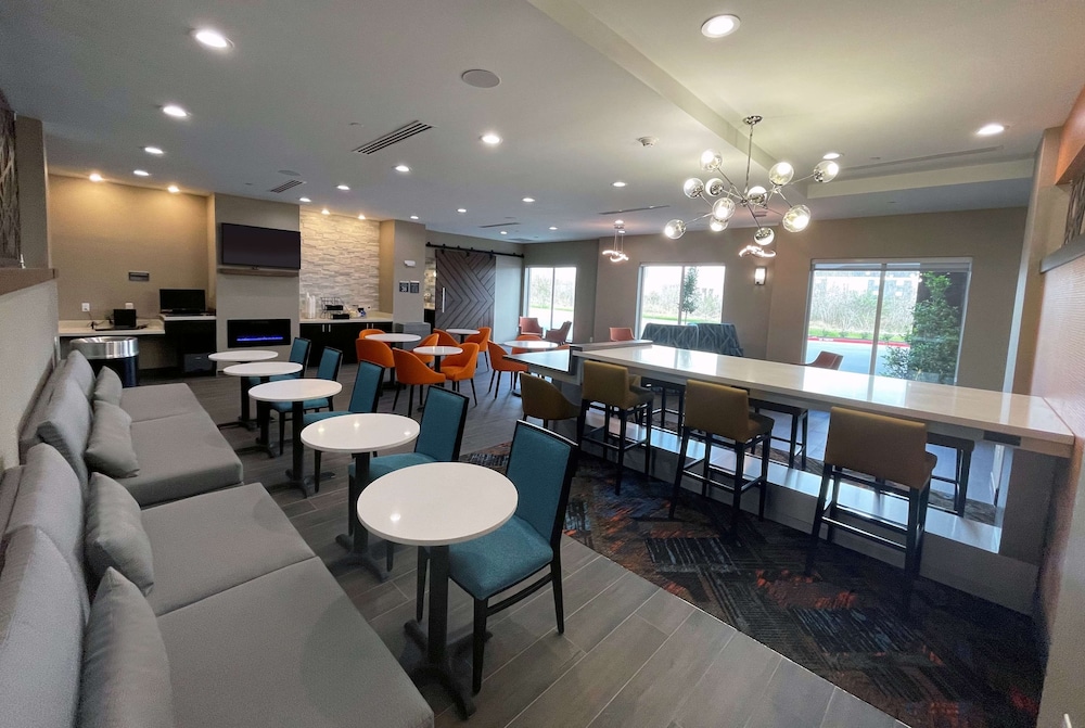 La Quinta Inn & Suites by Wyndham Sulphur (Lake Charles) 24/34